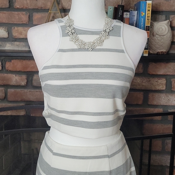 Lulu's cropped top striped skirt set - Picture 2 of 9